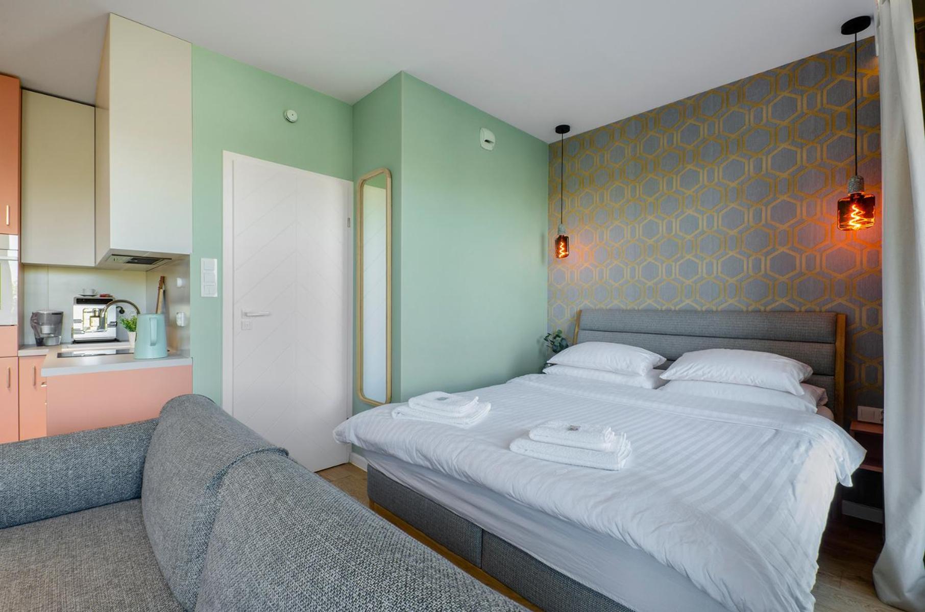 Queen Size Bed - Apartament Obok Manufaktury W Centrum Lodzi - Parking Gratis!!! Zewnętrze zdjęcie
